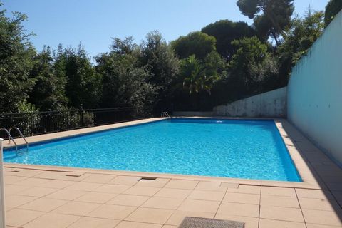 Apartment Stage 3rd, View Greenery, position south east, General condition Excellent, Kitchen Fitted, Heating Individuel climatisation réversi, Hot water Separate, Living room surface 28 m², Total surface area 75 m² Bedrooms 2, Shower 1, Toilet 1, Te...